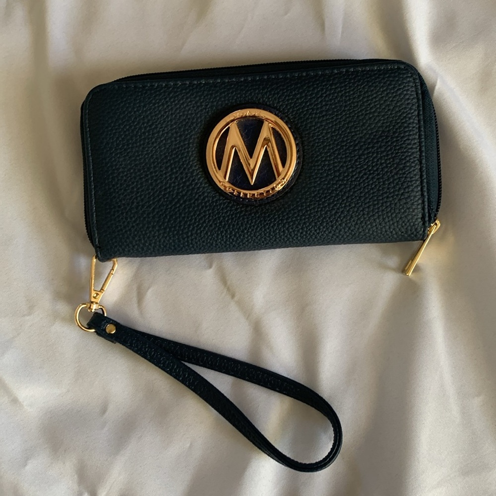 Navy blue MKF Collection Yola purse and matching wallet. - Picture 4 of 10